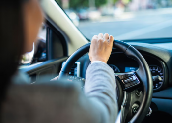 tips aman mengemudi mobil