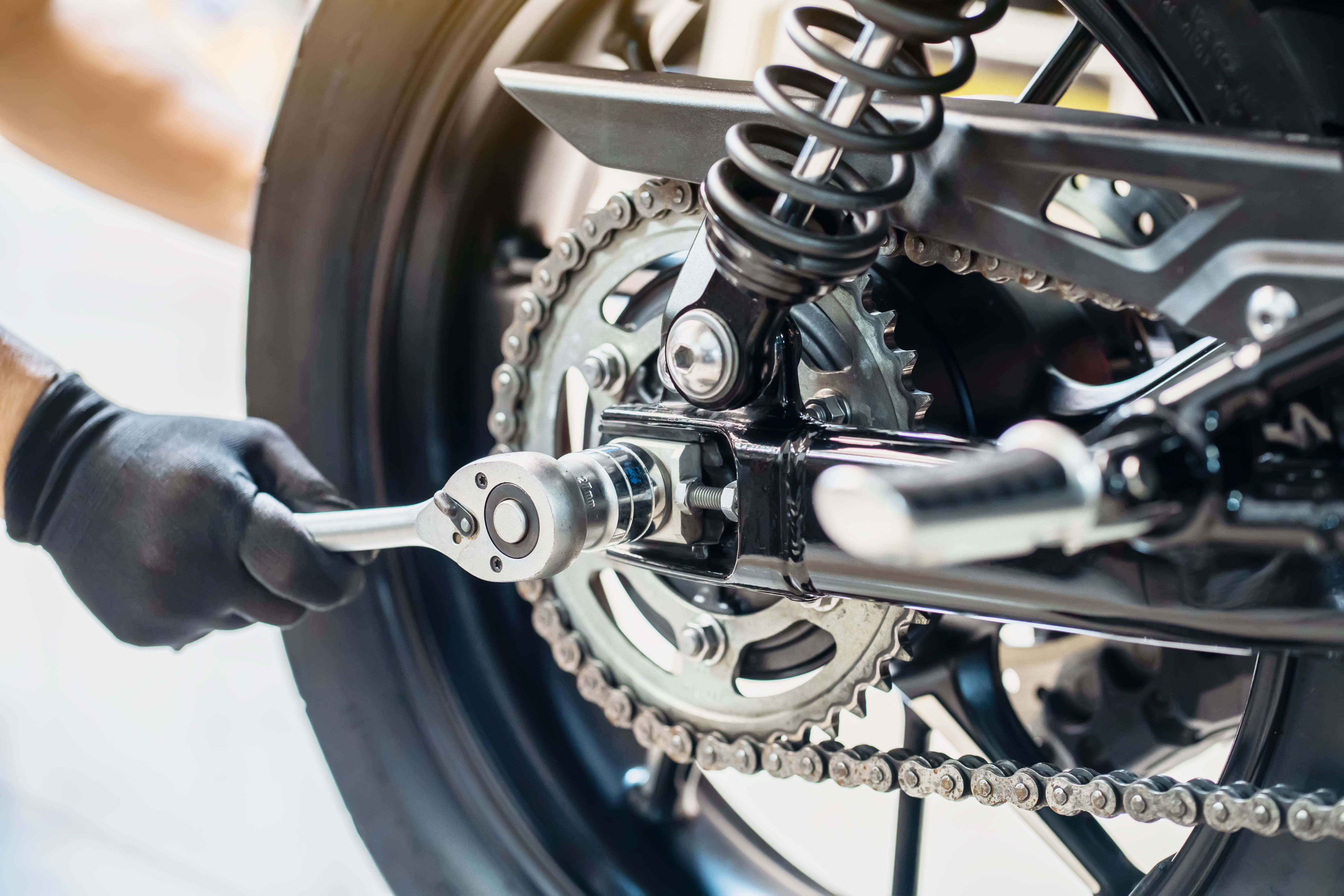 Tips Menghemat Biaya Servis Motor Tanpa Mengurangi Kualitas Perawatan
