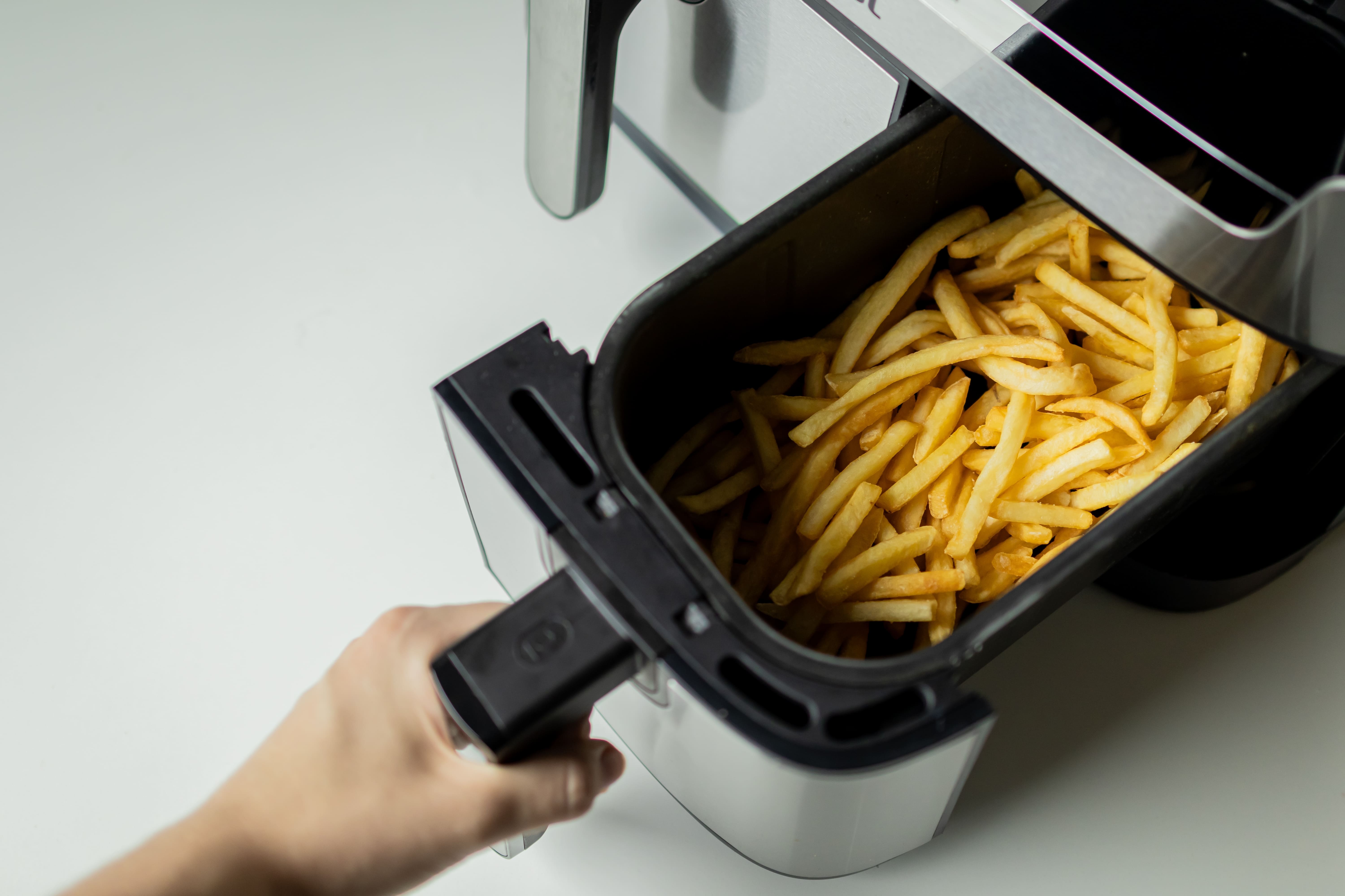 Apa Itu Air Fryer? Temukan Manfaat dan Cara Menggunakannya